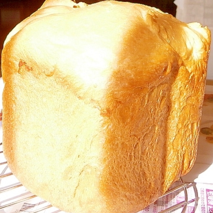 生クリームたっぷりの食パン